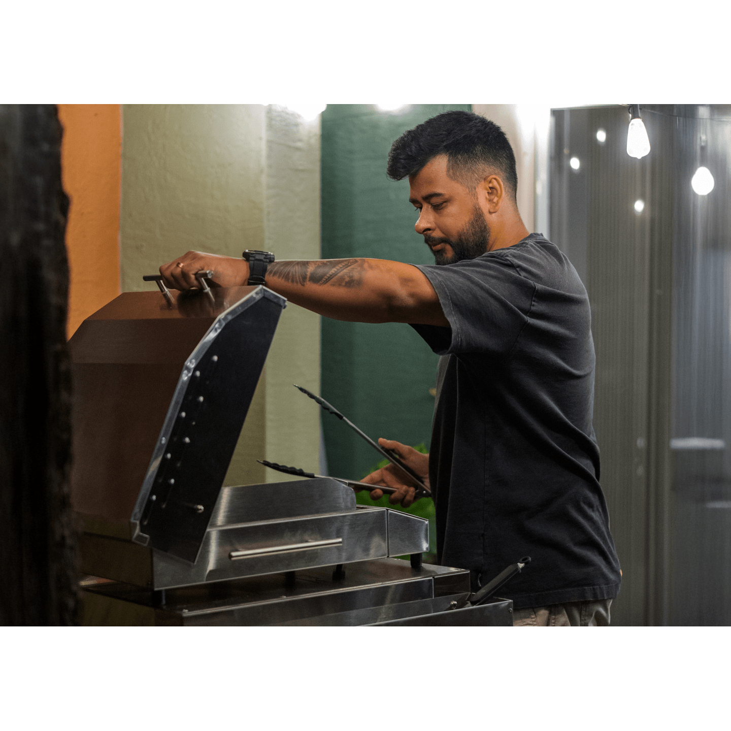 Kenyon G2 27" 120V 1-Burner Electric Grill With Stand